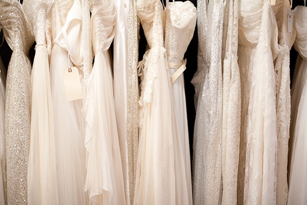 bridal accessories online 8 Tips for Choosing a Wedding Dress