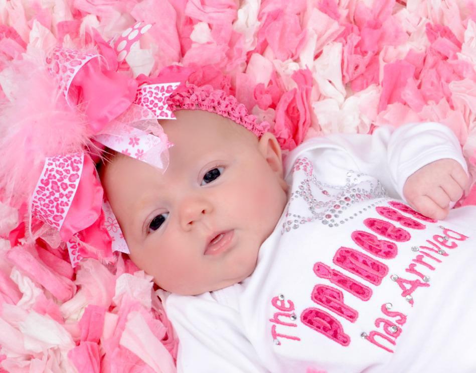 newborn baby girl photo with awesome pink clothing newborn baby outfits ideas