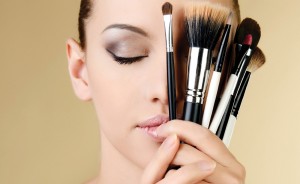 Bridal Makeup Tools 300x184 5 important problems can damage the bride makeup