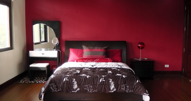 Bedroom with Burgundy color 2014