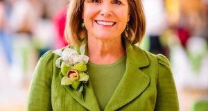 The bride’s mother is queen of wedding !