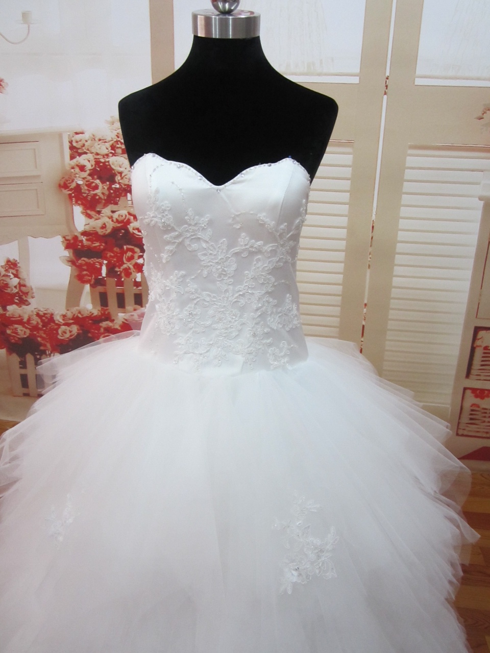 events27 Romantic wedding gowns 2014