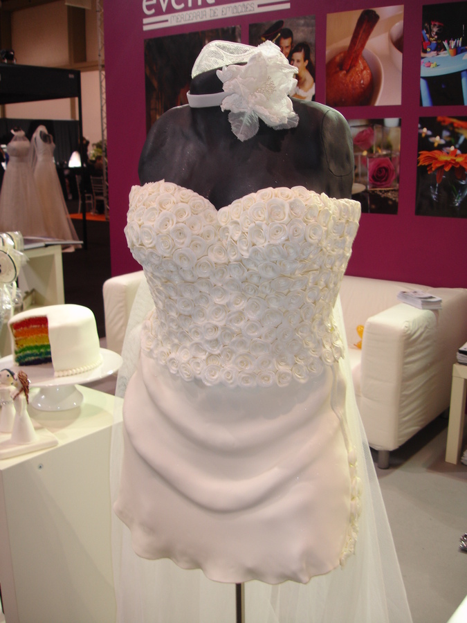  Short dresses for bold brides