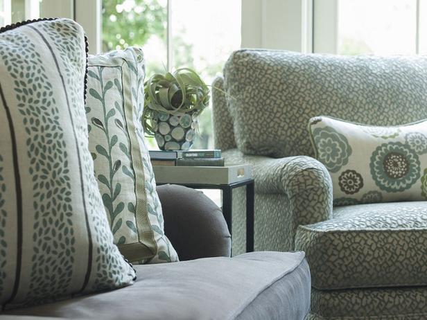 www.eventsstyle.com 12124 How to choose nice pillows for living room