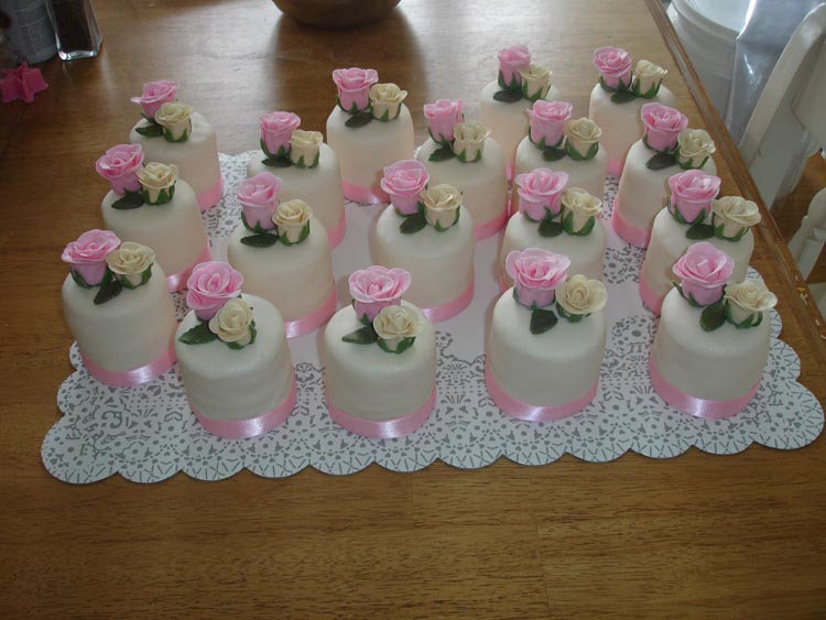 eventsstyle.com 14895 Sweet Bridal Shower Cakes designs 2014
