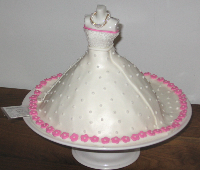 eventsstyle.com 14898 Sweet Bridal Shower Cakes designs 2014