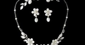 Handsome white pearl set for wedding