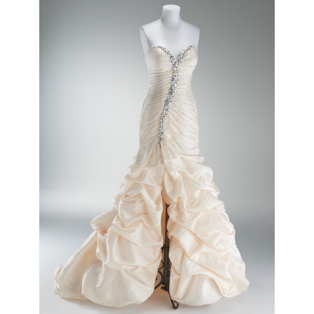eventsstyle.com 23432 Collection of Vintage Style Dresses for Brides by Alicia Rueda