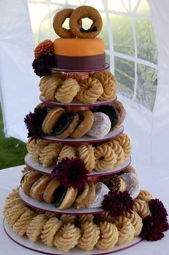 eventsstyle.com 31918 Creative wedding donuts cakes 