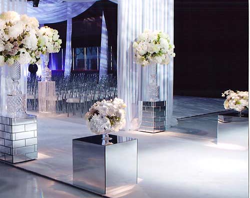eventsstyle.com 36508 Mirrors theme for a wedding magician and dreamer