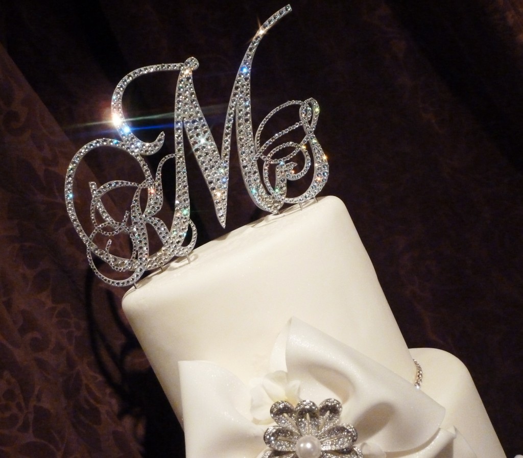 eventsstyle.com 36515 Mirrors theme for a wedding magician and dreamer