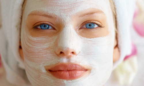 www.eventsstyle.com 40030 Mask of rose water and starch for lighter skin