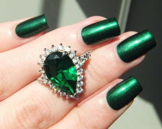 The most beautiful emerald rings for brides eventsstyle.com 46761 The most beautiful emerald rings for brides