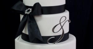 15 White and Black wedding cakes 2015