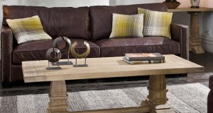 Touches of wood in your living room