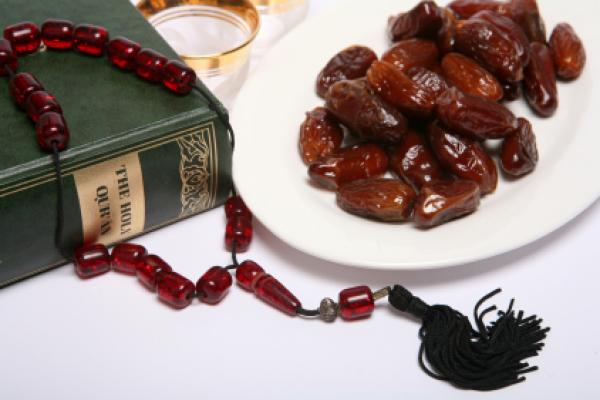 eventsstyle.com 50808 Eat dates on breakfast and stuck Sunnah of the Prophet in Ramadan 2014
