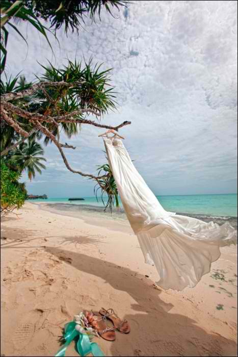 eventsstyle.com 53765 Romantic wedding dresses for beach weddings
