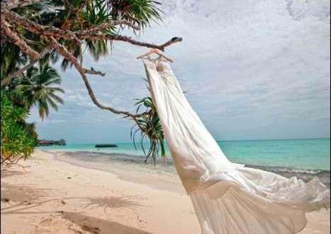Romantic wedding dresses for beach weddings