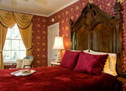 eventsstyle.com 6574 Bedroom with Burgundy color 2014