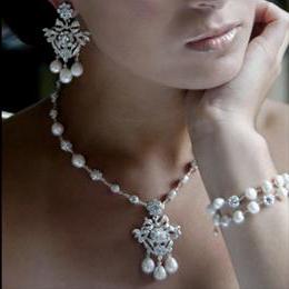 eventsstyle.com 9791 Chic jewelry for wedding day