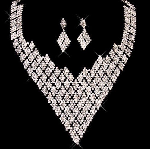 eventsstyle.com 9797 Chic jewelry for wedding day
