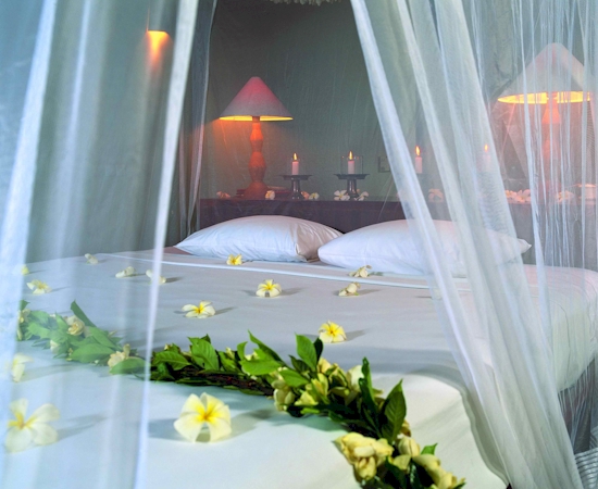 eventsstyles1636  classy Honeymoon bedroom 