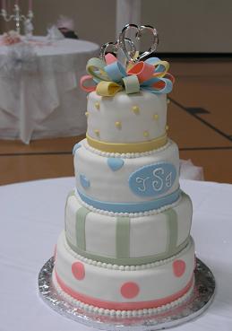 eventsstyles3059 Beautiful Spring wedding cakes 2014