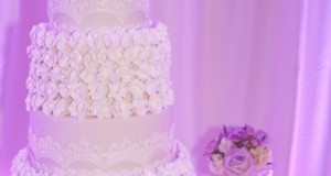 wedding cake decorated with Chains