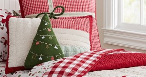 Top Christmas bedding designs 2015