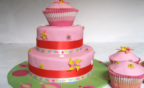 Cute pink cakes for girls