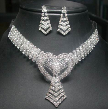 styles3594 Jewellery and accessories for brides 2014