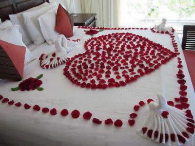 styles5099 Awesome honeymoon bed decoration ideas 2014